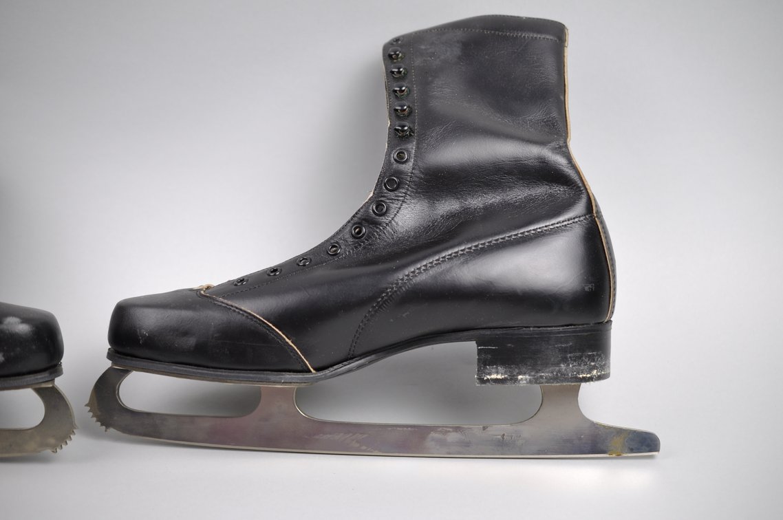 Black Leather Figure Skates Sears 1963, photo 5 of 12