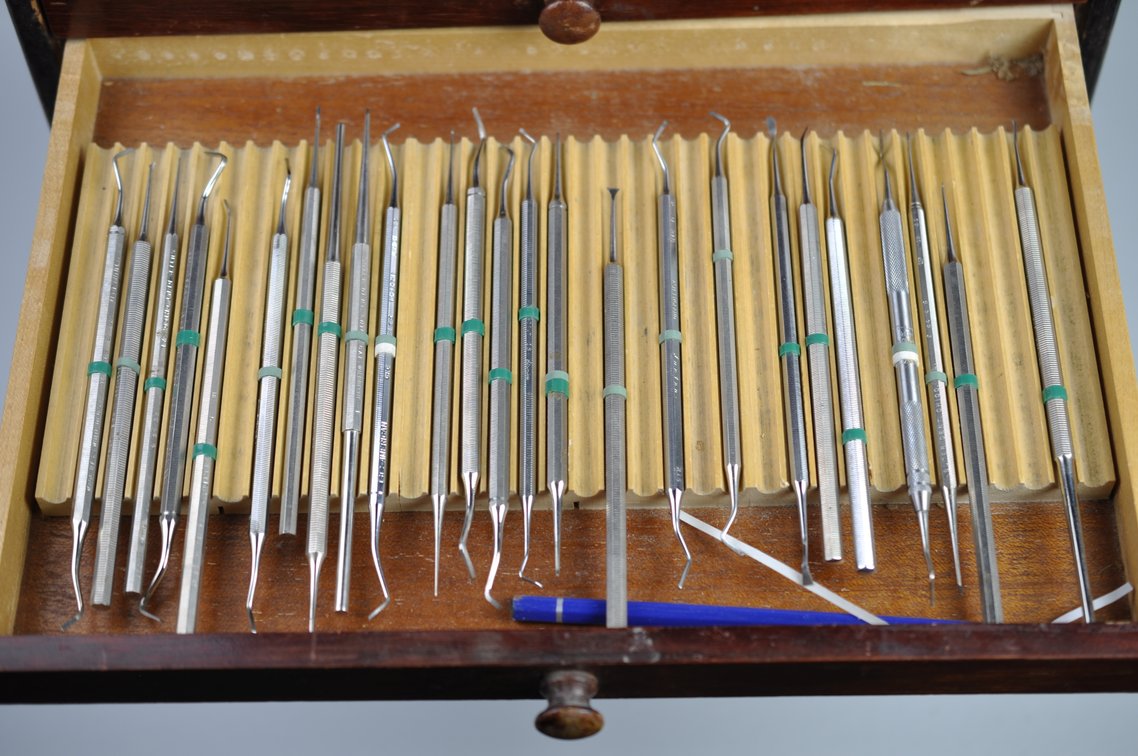Wooden Dentist Case w/ Supplies, photo 11 of 14