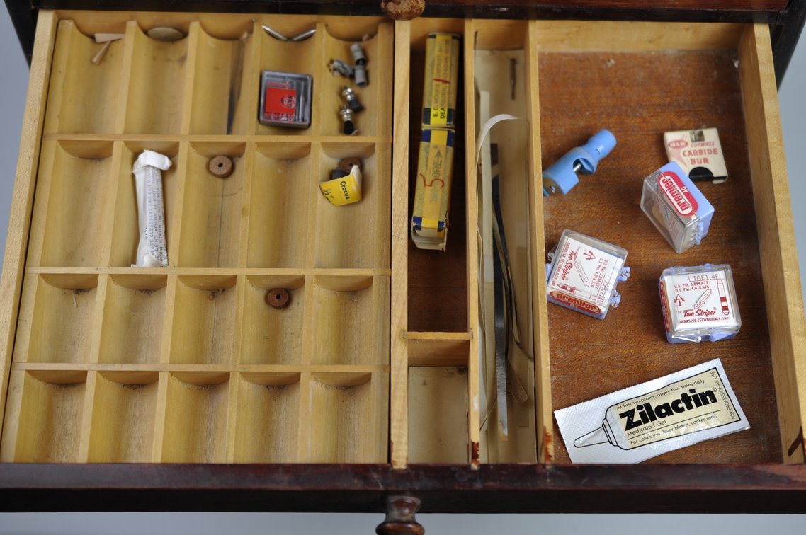 Wooden Dentist Case w/ Supplies, photo 10 of 14