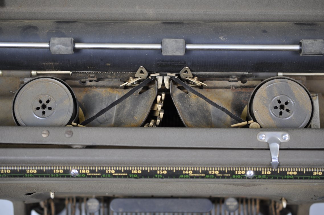 Underwood Typewriter Model S, photo 9 of 14