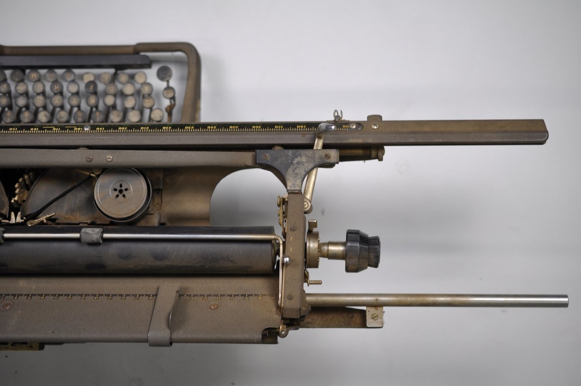 Underwood Typewriter Model S, photo 10 of 14