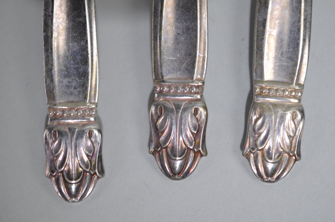 Holmes and Edwards Silverware Set w/ Case, photo 15 of 41