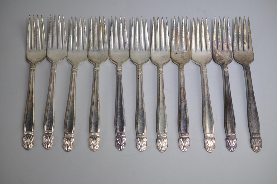 Holmes and Edwards Silverware Set w/ Case, photo 26 of 41