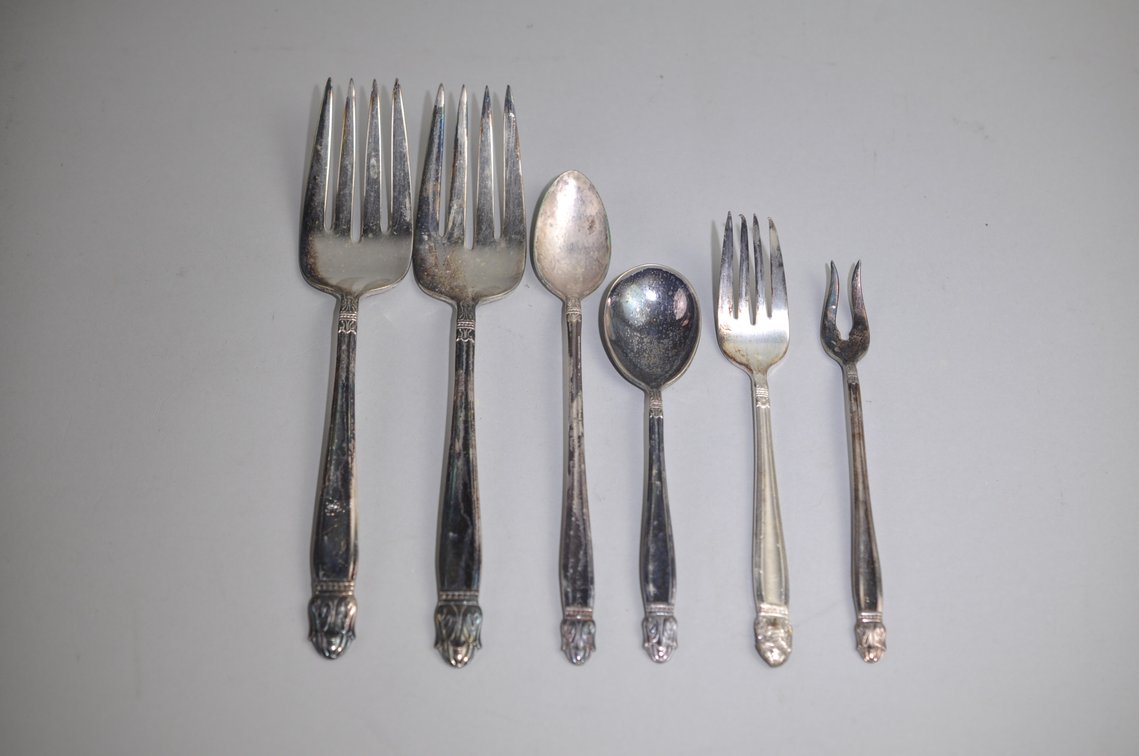 Holmes and Edwards Silverware Set w/ Case, photo 36 of 41