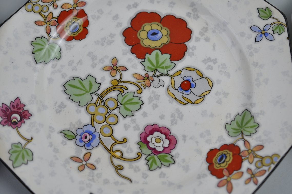 Plates, Cufflinks, Pins, Nurse Headgear & More, photo 16 of 19