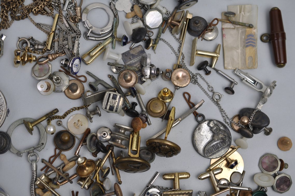 Plates, Cufflinks, Pins, Nurse Headgear & More, photo 10 of 19