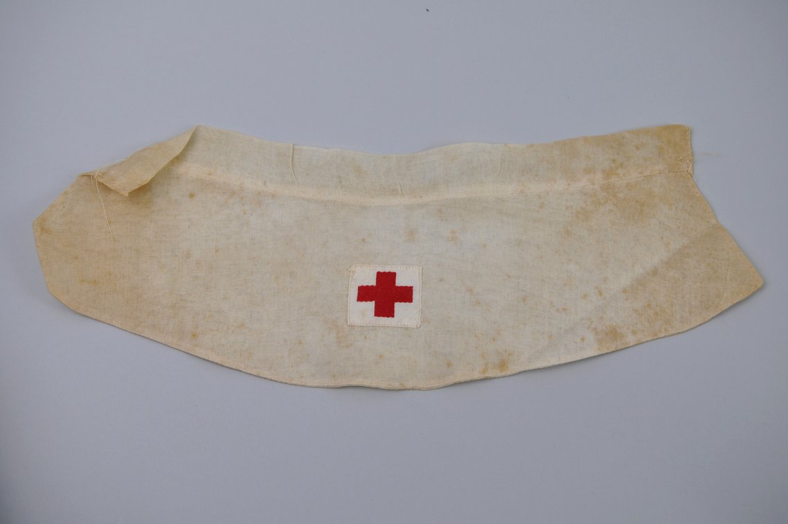 Plates, Cufflinks, Pins, Nurse Headgear & More, photo 12 of 19