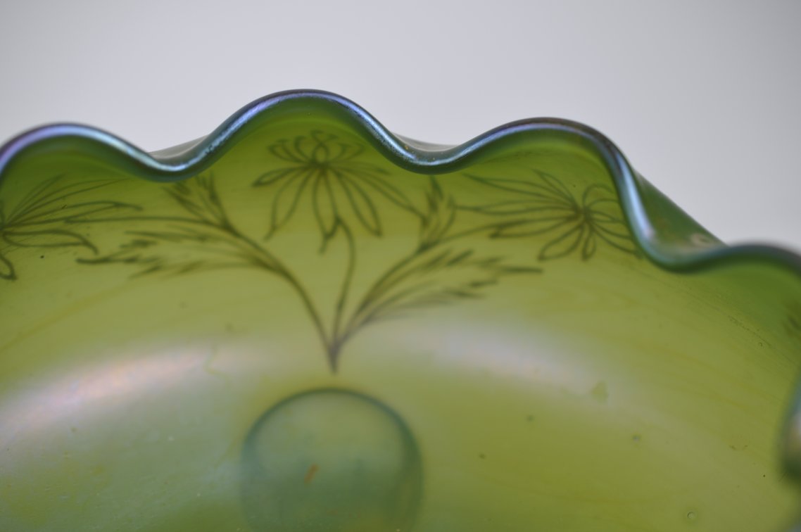 Loetz Style Green Iridescent Glass Rose Bowl, photo 9 of 9