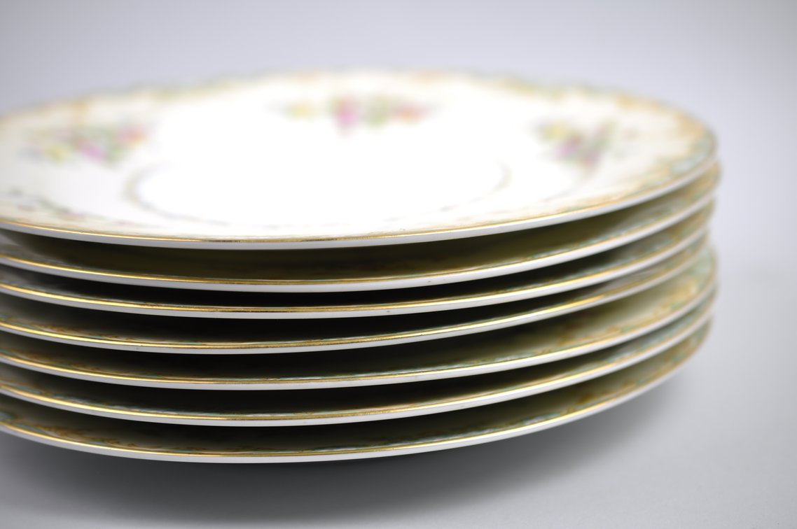 Noritake Jasmine Pattern Dishware China Set