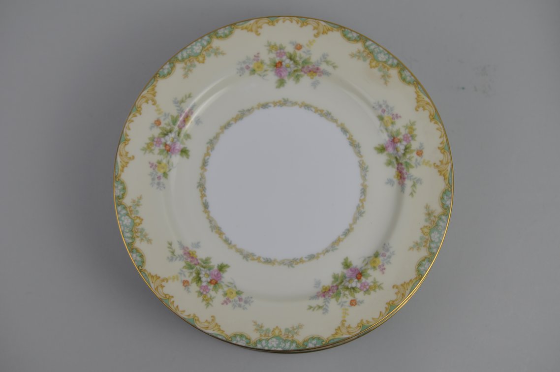 Noritake Jasmine Pattern Dishware China Set