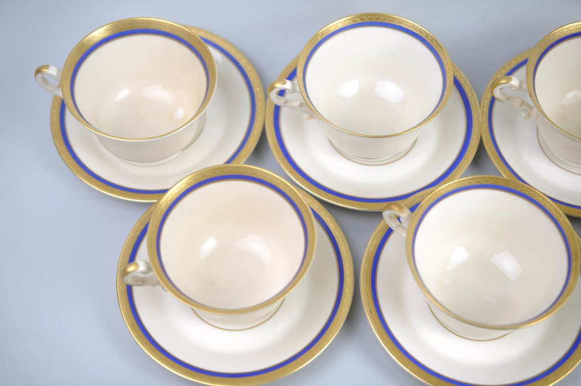 Wayne Syracuse China 19 Teacups & Saucers