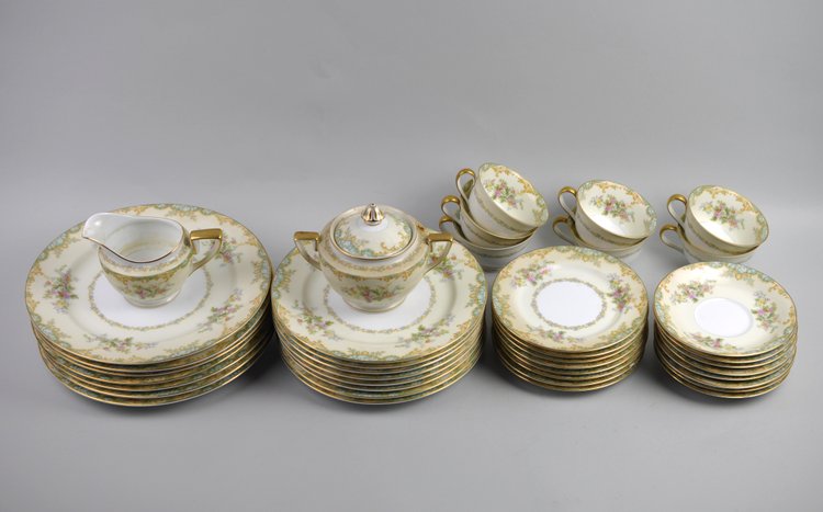 Noritake Jasmine Pattern Dishware China Set