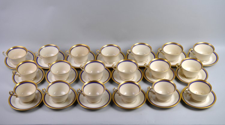 Wayne Syracuse China 19 Teacups & Saucers