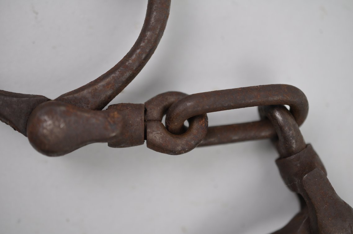 1899 Bean Cobb Handcuffs with Key, photo 6 of 9
