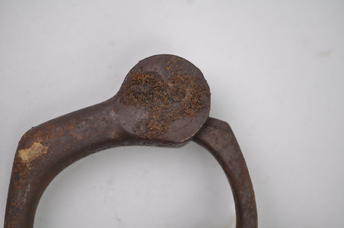 1899 Bean Cobb Handcuffs with Key, photo 8 of 9