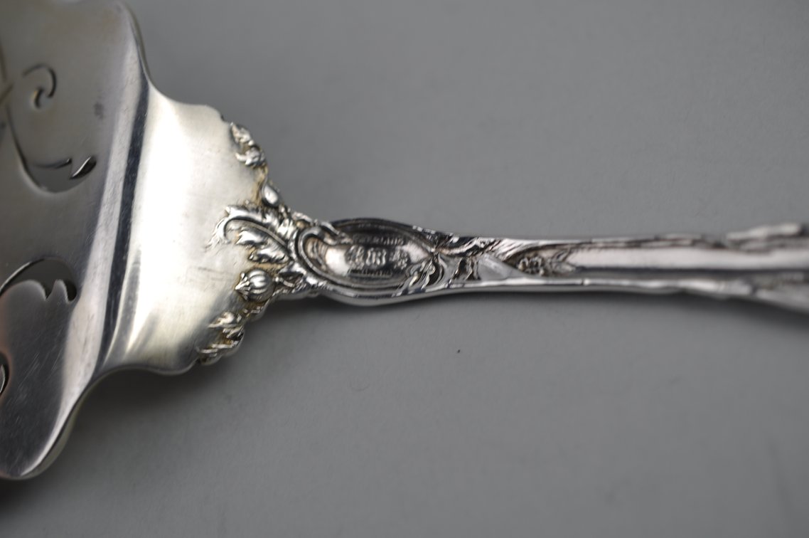 Les Six Fleurs Sterling Waffle Server, photo 7 of 9