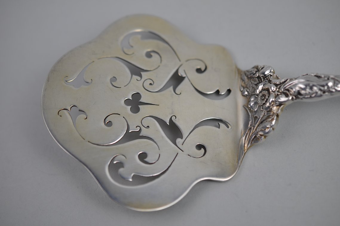 Les Six Fleurs Sterling Waffle Server, photo 3 of 9
