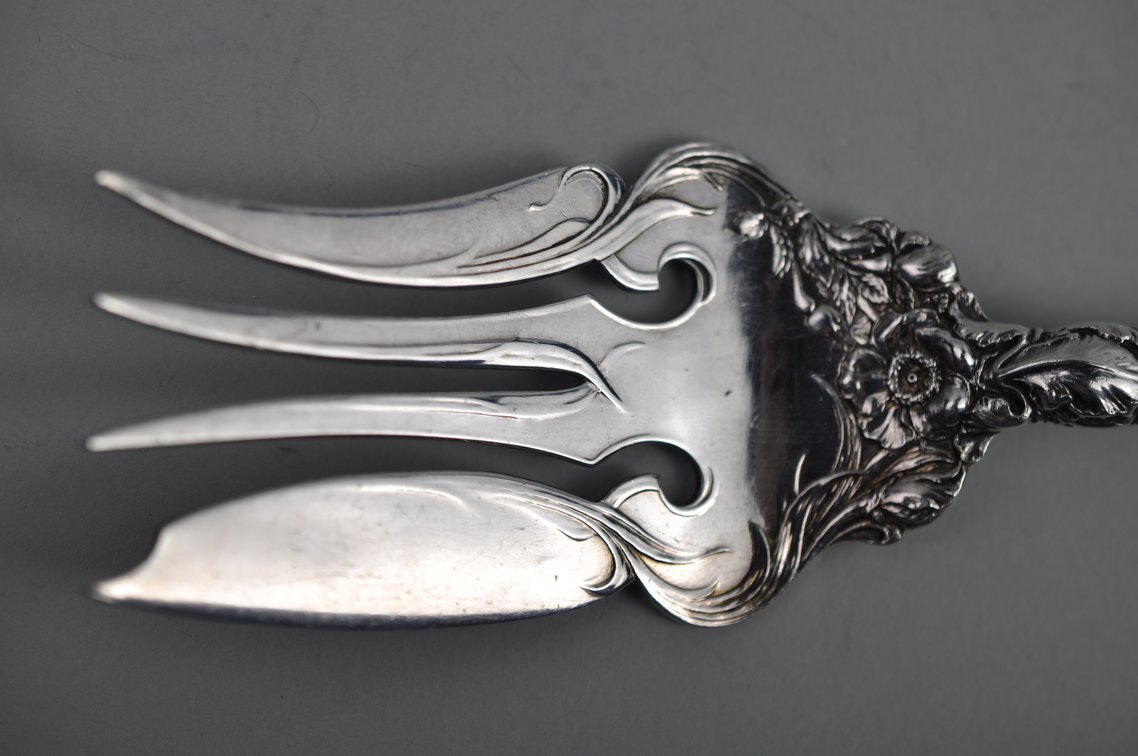 Reed & Barton Les Six Fleurs Pattern Sterling Silver Fork, photo 3 of 9
