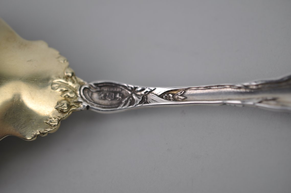 Reed & Barton Les Six Fleurs Sterling Casserole Spoon, photo 7 of 9