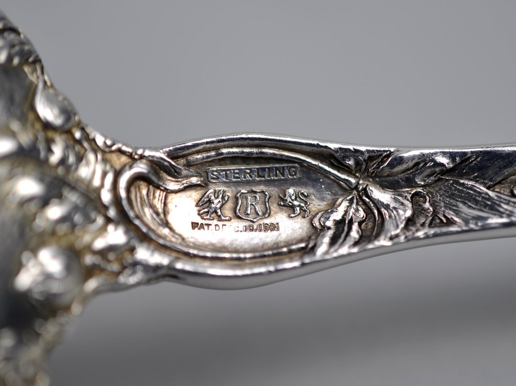 Reed & Barton Les Six Fleurs Pattern Sterling Silver Macaroni Server, photo 9 of 9