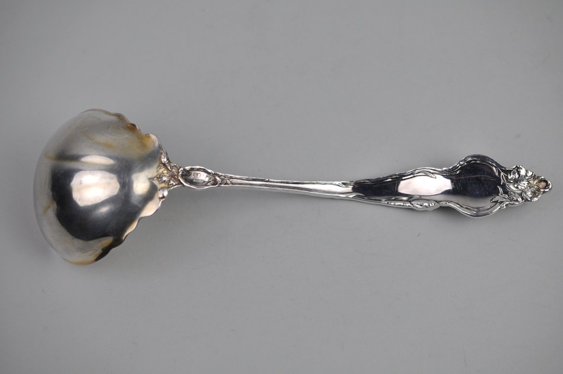 Reed & Barton Les Six Fleurs Pattern Sterling Silver Gravy Ladle, photo 2 of 11