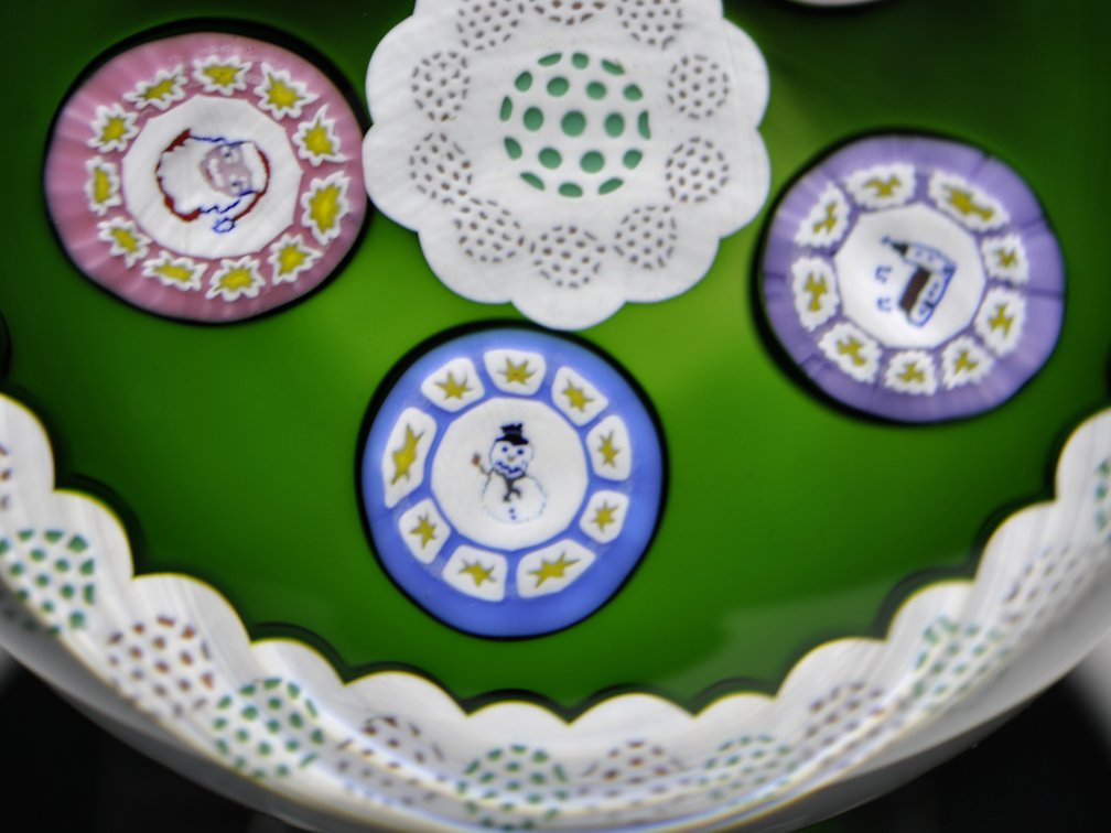 Perthshire 1981 Christmas Millefiori Weight