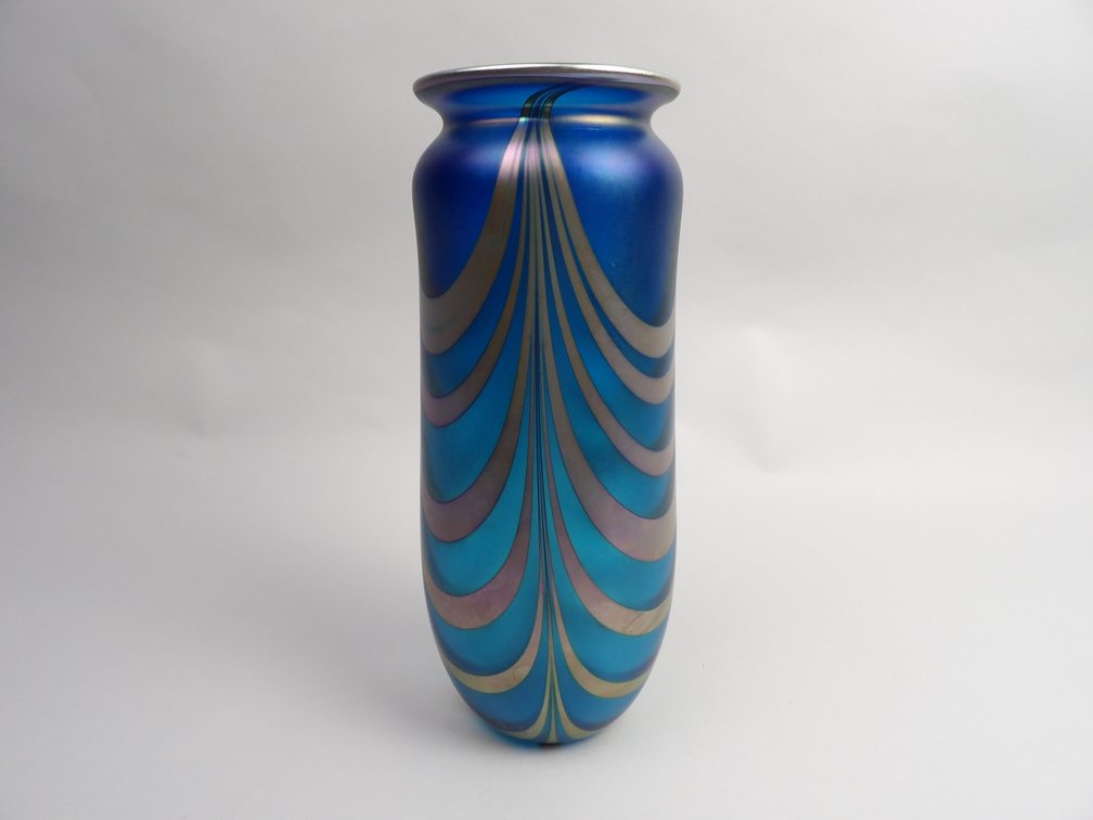 Lundberg Studios Signed Glass Vase, photo 4 of 6