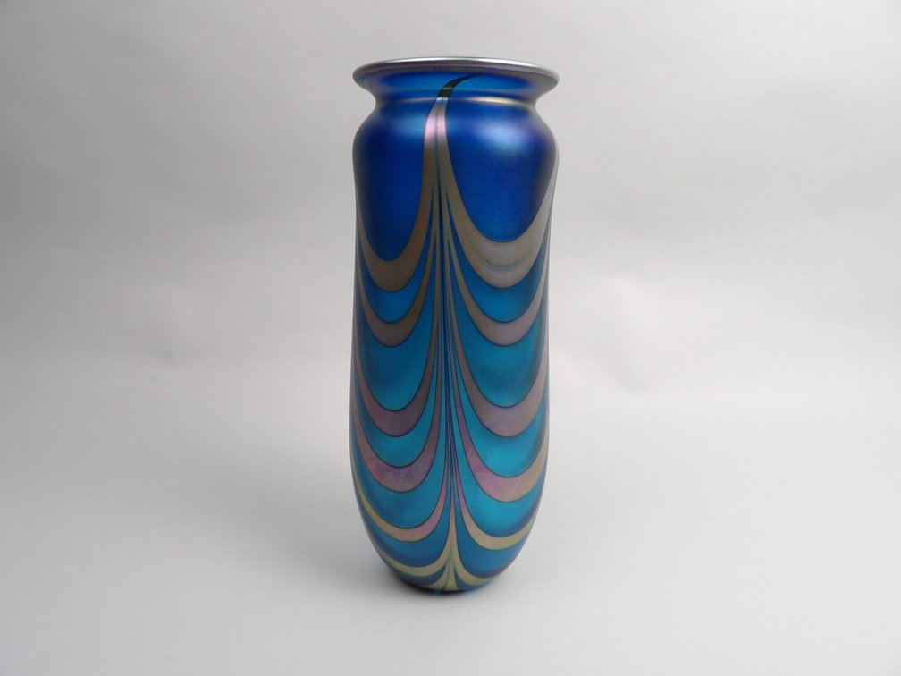 Lundberg Studios Signed Glass Vase, photo 3 of 6