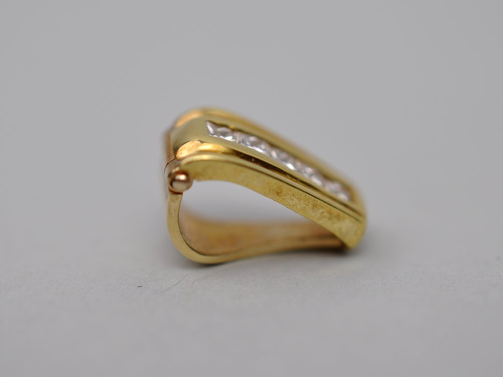 18K Gold Diamond Pendant, photo 2 of 8
