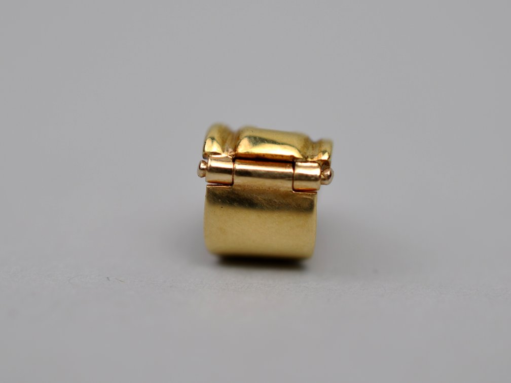 18K Gold Diamond Pendant, photo 3 of 8