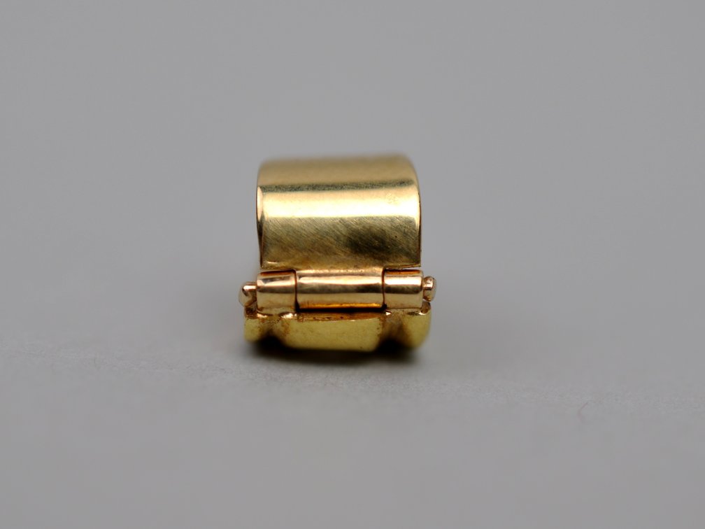18K Gold Diamond Pendant, photo 5 of 8