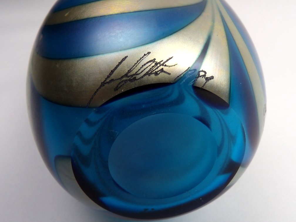 Lundberg Studios Signed Glass Vase, photo 5 of 6