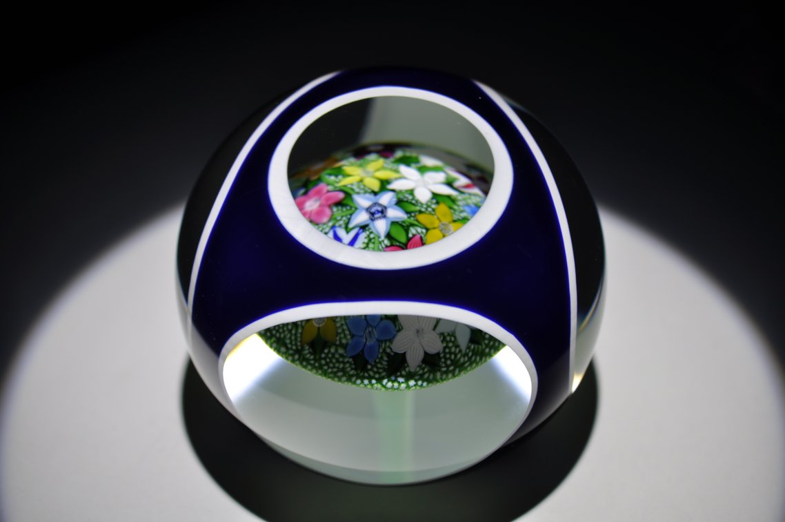 St Louis 1996 Anthemis Paperweight