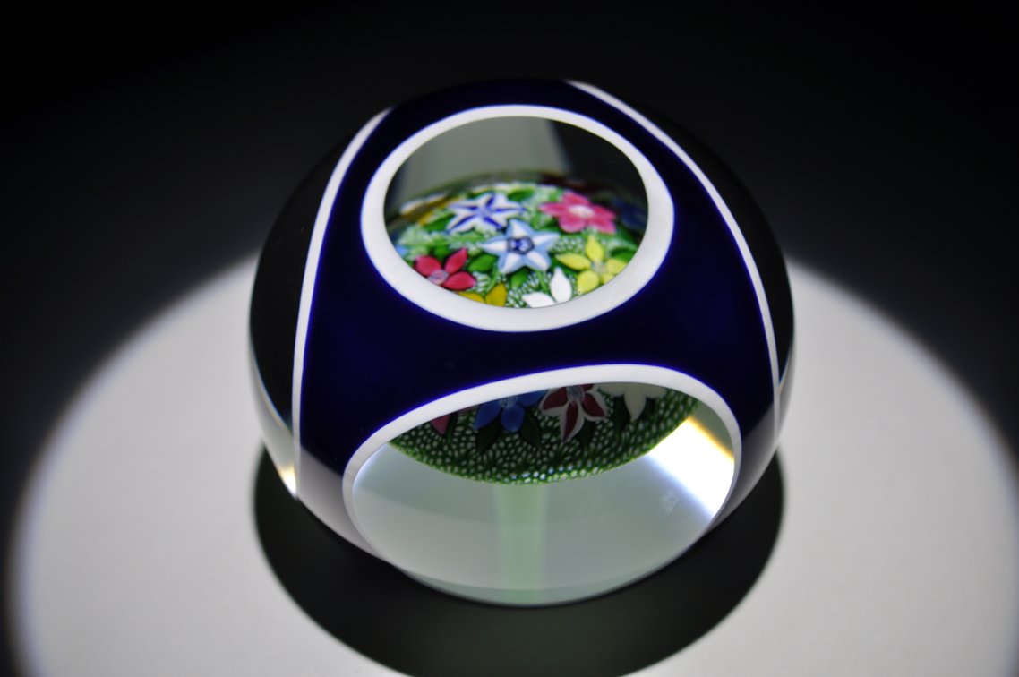 St Louis 1996 Anthemis Paperweight