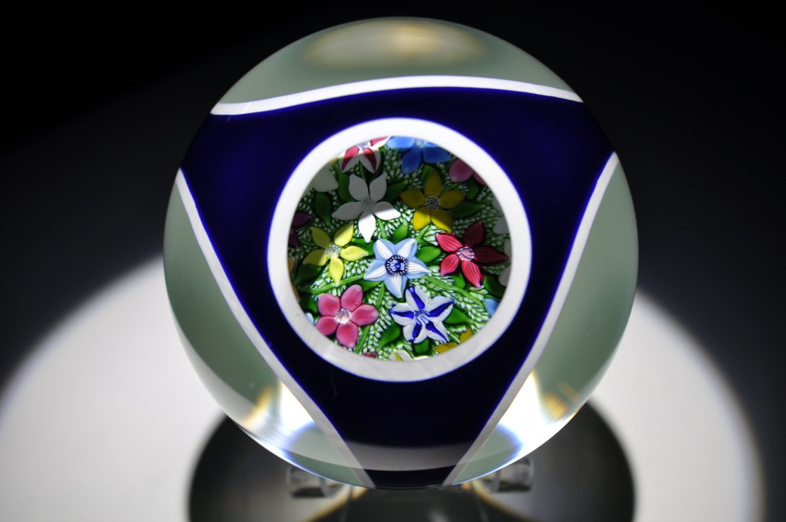 St Louis 1996 Anthemis Paperweight