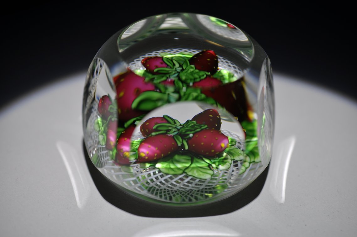 Saint Louis 1982 Strawberry Weight