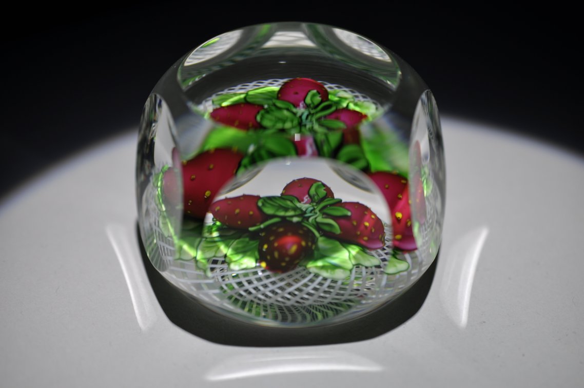 Saint Louis 1982 Strawberry Weight
