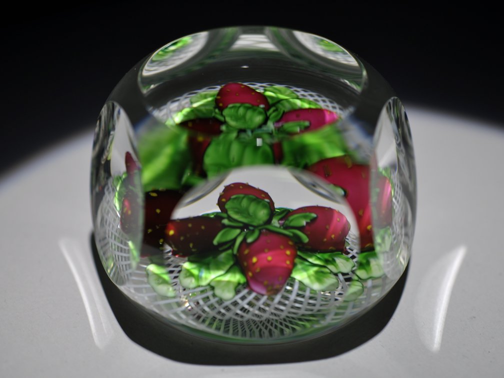 Saint Louis 1982 Strawberry Weight