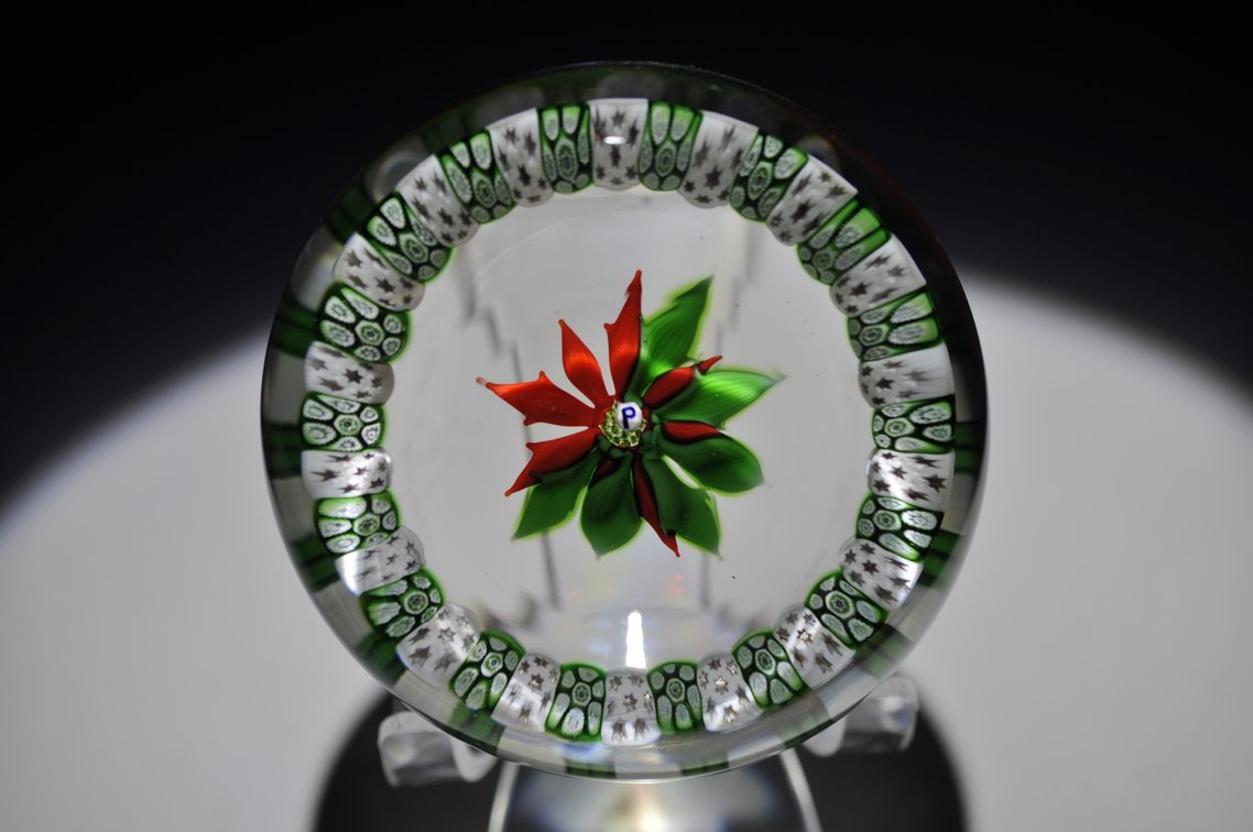 Perthshire 1976 Poinsettia Weight