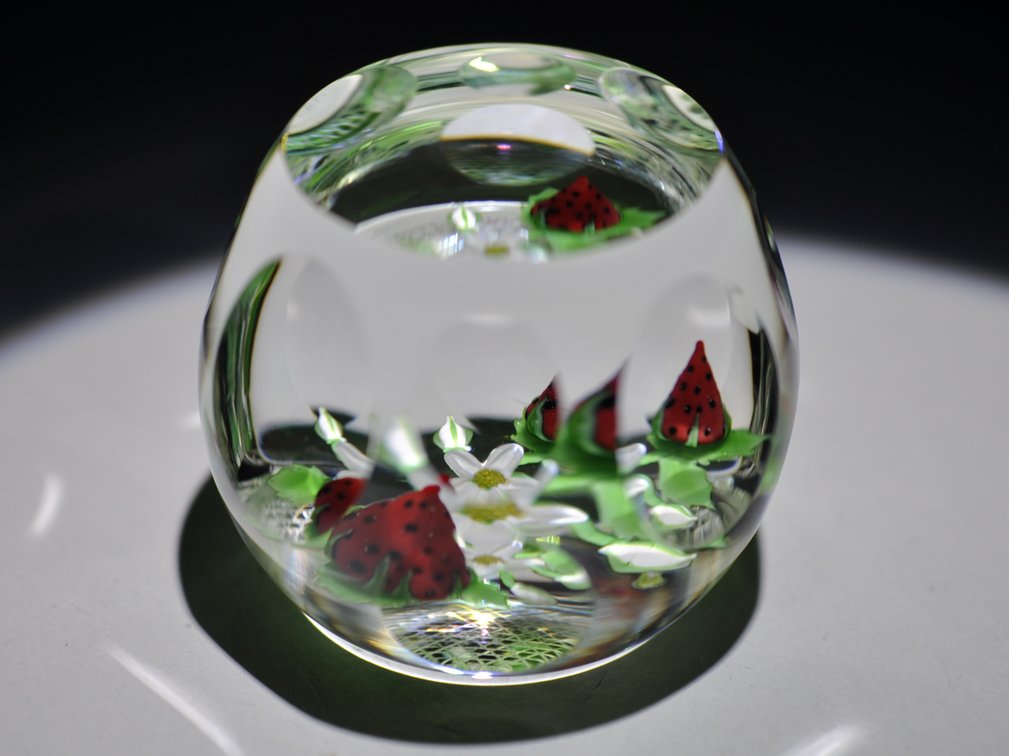Perthshire 1986 Strawberry Paperweight