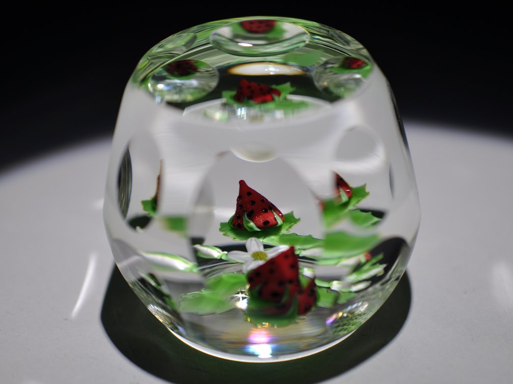 Perthshire 1986 Strawberry Paperweight
