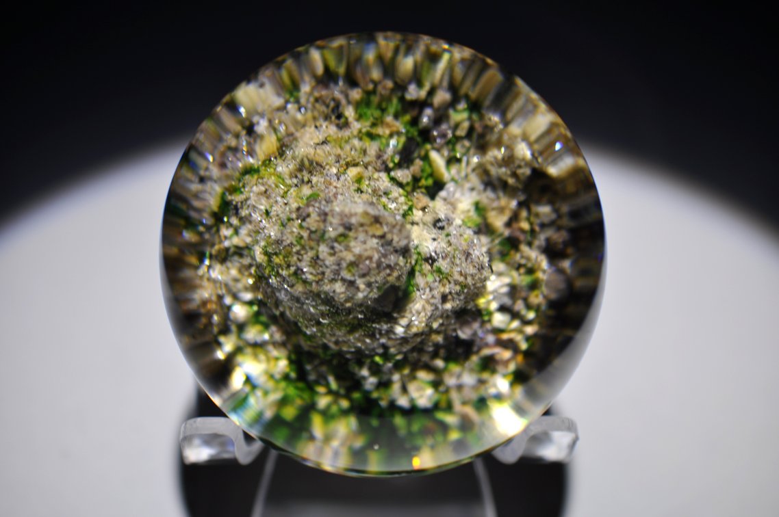 Baccarat 1994 Rock/Earth Ground Weight
