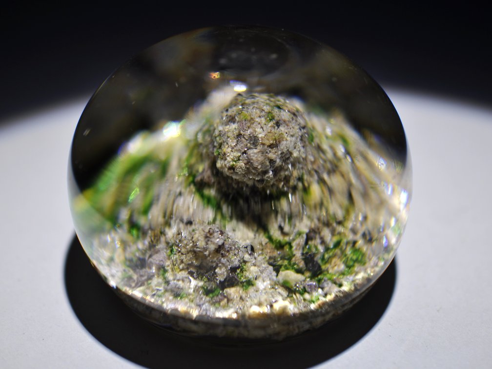 Baccarat 1994 Rock/Earth Ground Weight