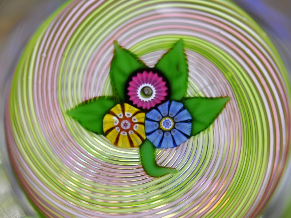 Perthshire 1977 Nosegay Floral Swirl