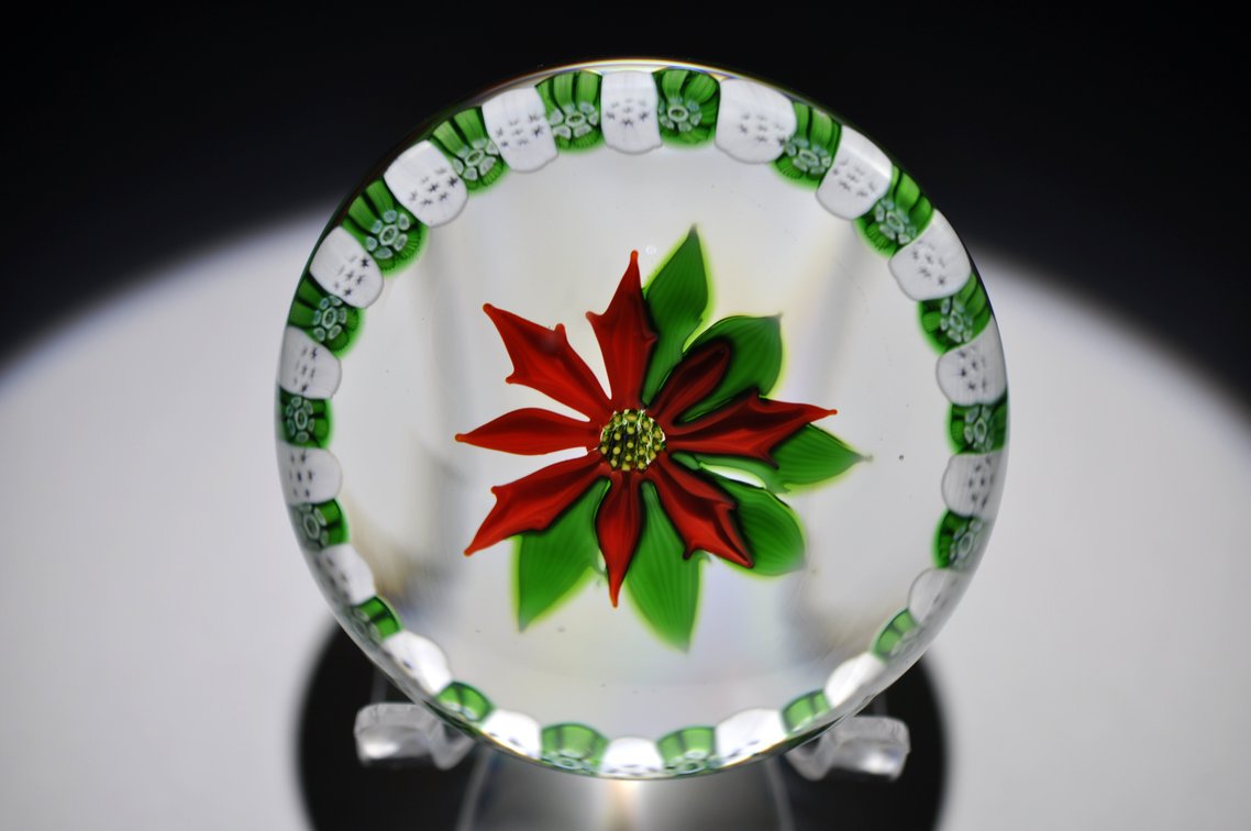 Perthshire 1976 Poinsettia Weight