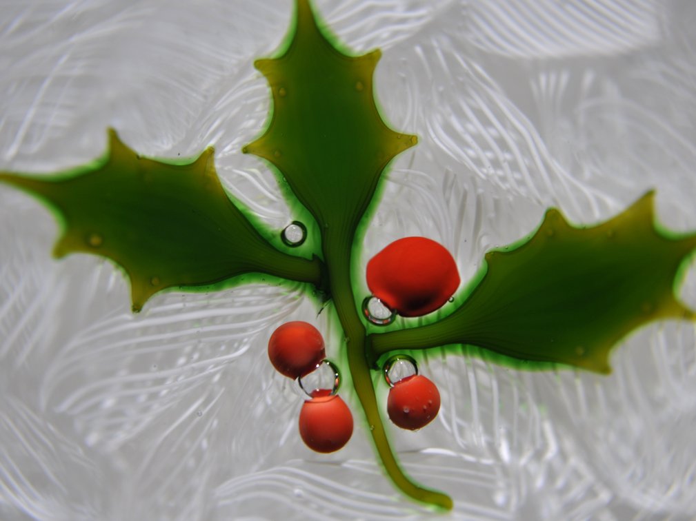 Perthshire 1971 Holly Paperweight