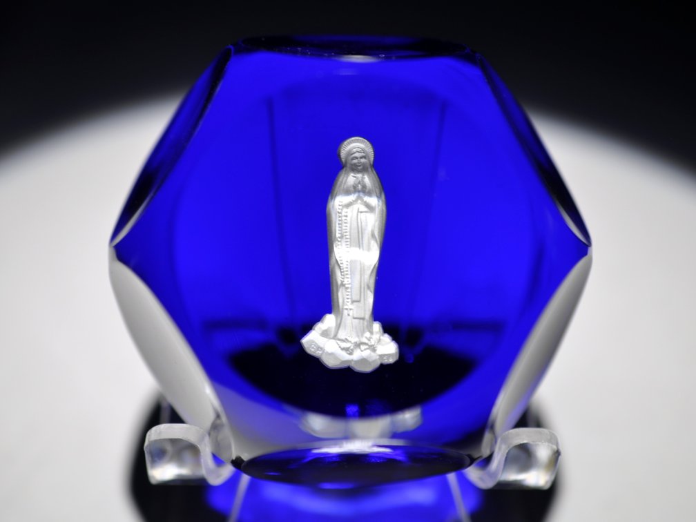 Baccarat 1958 Sulphide Paperweight