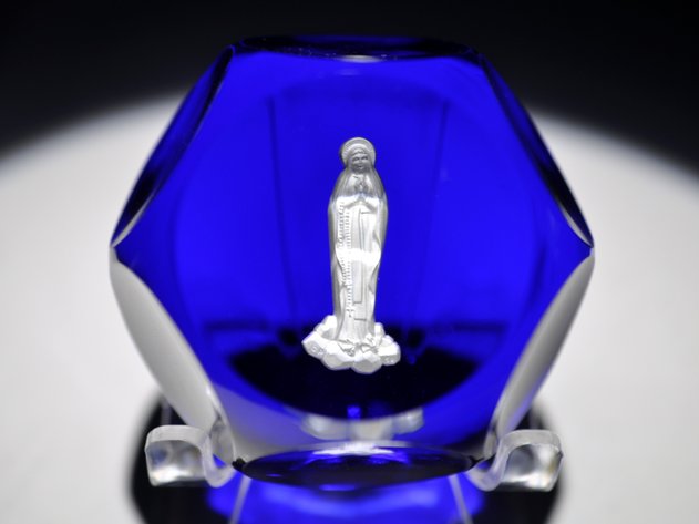 Baccarat 1958 Sulphide Paperweight