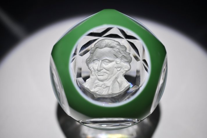 Baccarat Thomas Paine Cameo