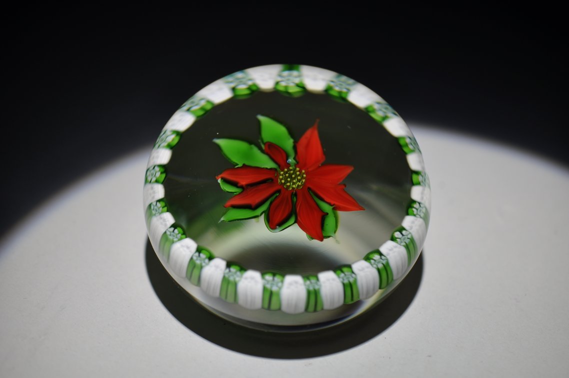 Perthshire Poinsettia Paperweight